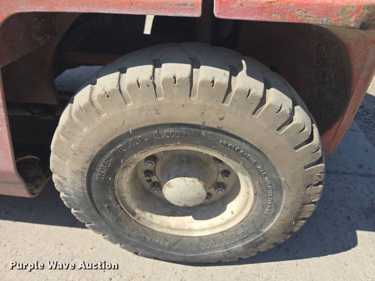 image for item FB9370 Datsun 6000 forklift