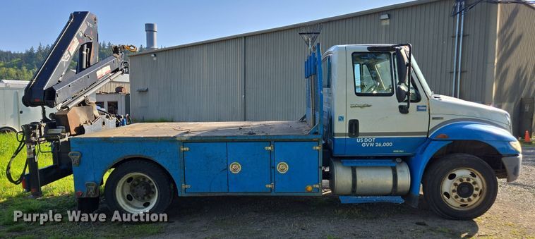 image for item FB9371 2009 International 4300 crane truck