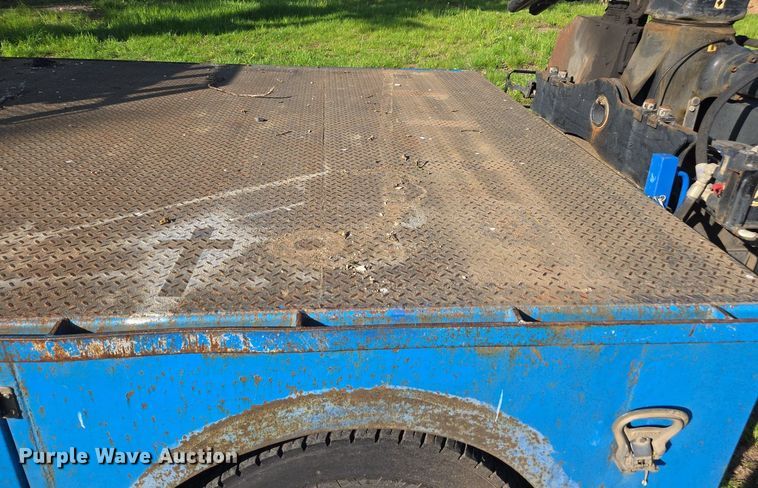 image for item FB9371 2009 International 4300 crane truck