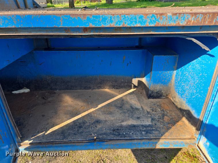 image for item FB9371 2009 International 4300 crane truck