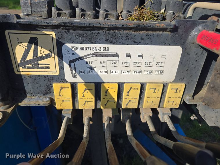 image for item FB9371 2009 International 4300 crane truck