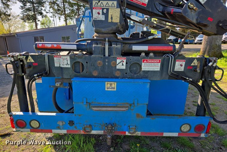 image for item FB9371 2009 International 4300 crane truck