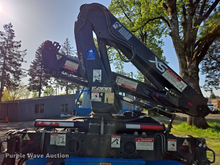 image for item FB9371 2009 International 4300 crane truck