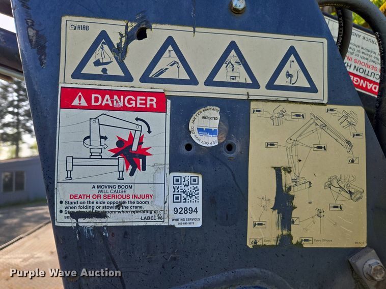 image for item FB9371 2009 International 4300 crane truck