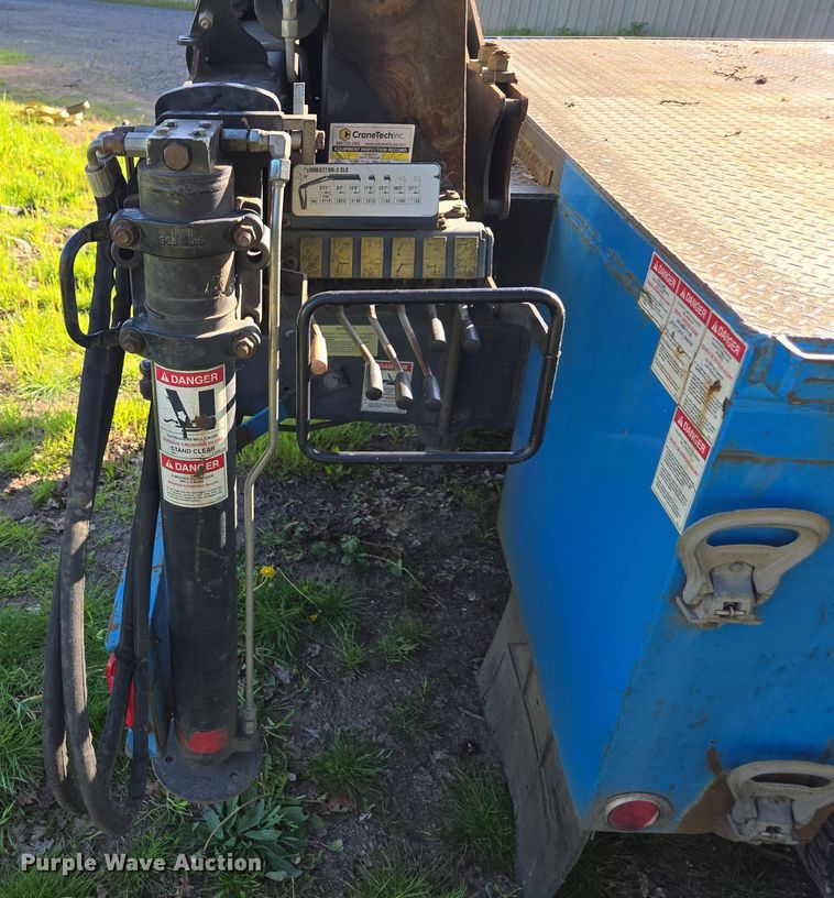 image for item FB9371 2009 International 4300 crane truck