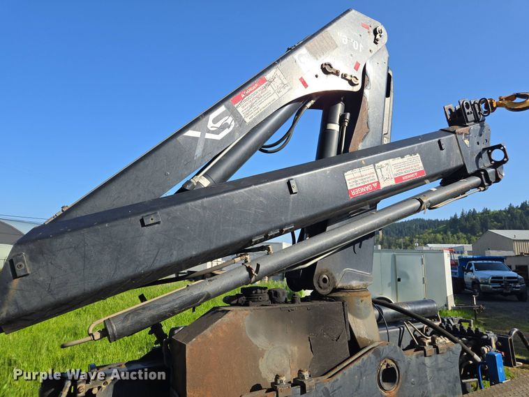 image for item FB9371 2009 International 4300 crane truck