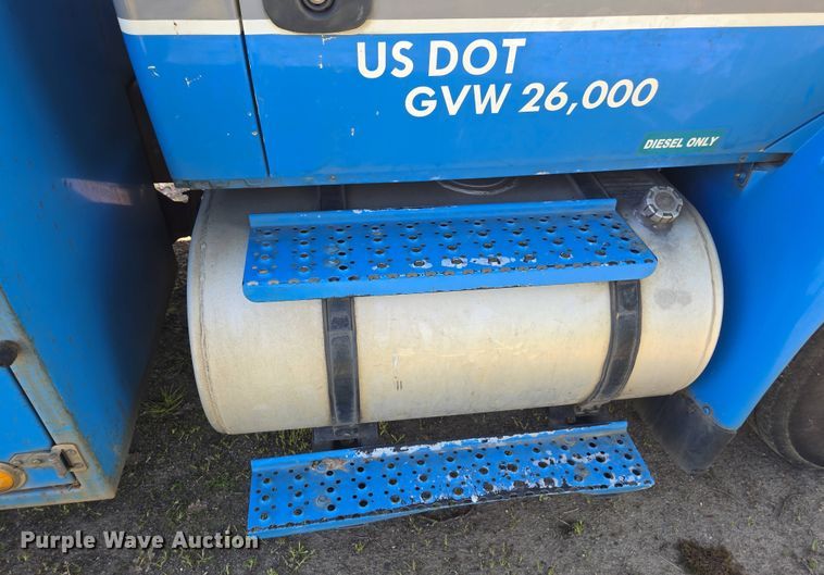 image for item FB9371 2009 International 4300 crane truck