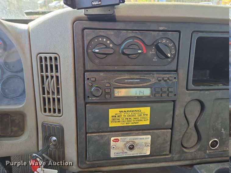 image for item FB9371 2009 International 4300 crane truck