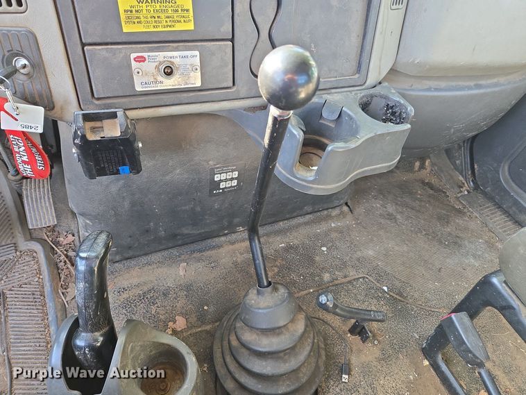 image for item FB9371 2009 International 4300 crane truck