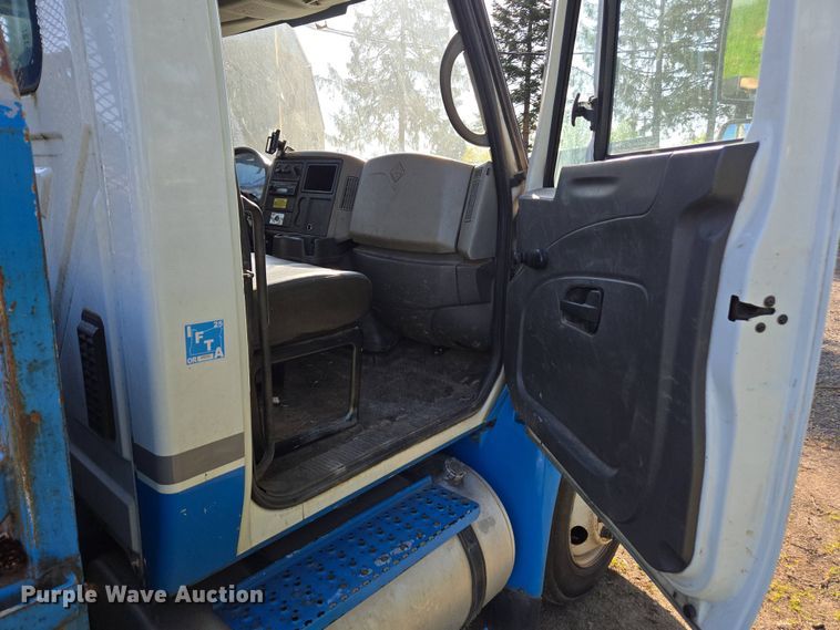 image for item FB9371 2009 International 4300 crane truck