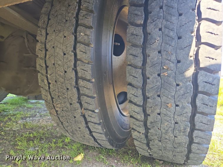 image for item FB9371 2009 International 4300 crane truck