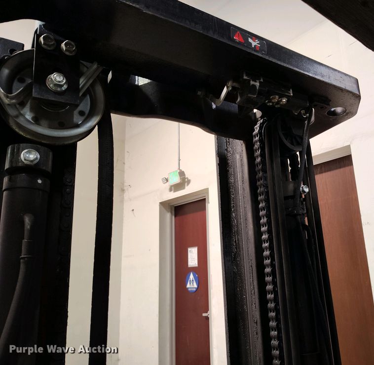 image for item IP9543 2015 Toyota 8FGU25 forklift