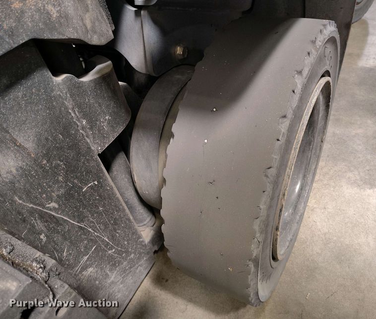 image for item IP9543 2015 Toyota 8FGU25 forklift