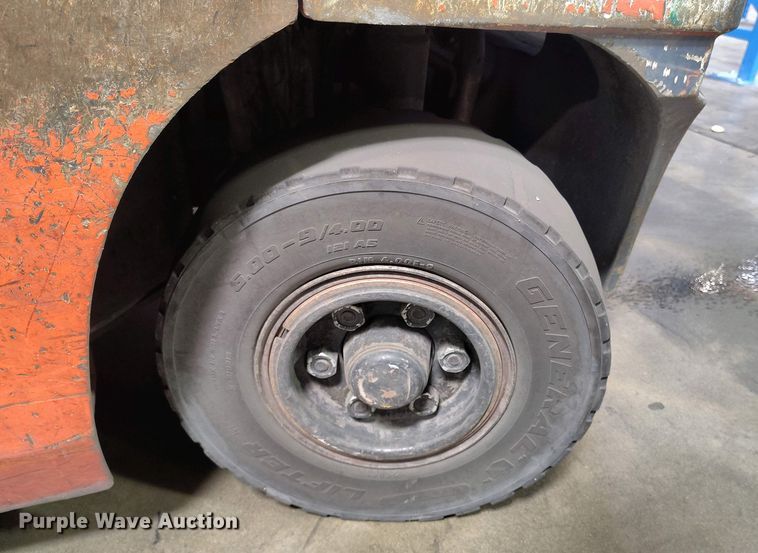 image for item IP9543 2015 Toyota 8FGU25 forklift