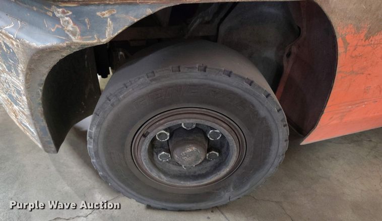 image for item IP9543 2015 Toyota 8FGU25 forklift