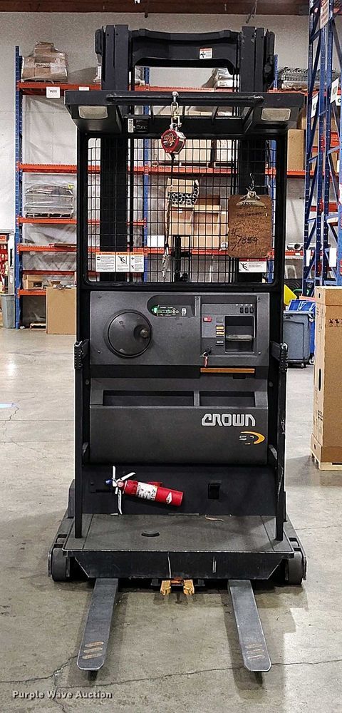 image for item IP9544 2015 Crown SP3520-30 order picker