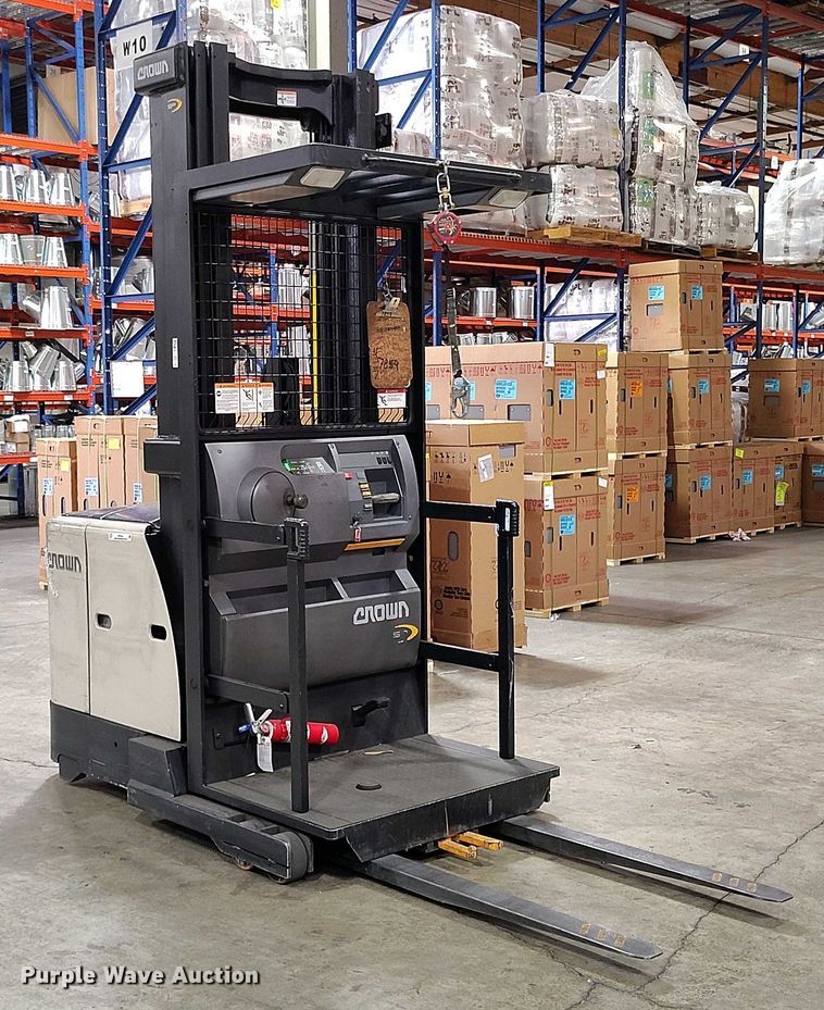 image for item IP9544 2015 Crown SP3520-30 order picker