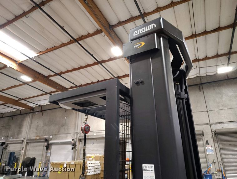 image for item IP9544 2015 Crown SP3520-30 order picker