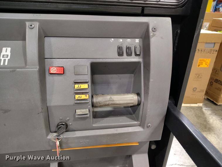 image for item IP9544 2015 Crown SP3520-30 order picker