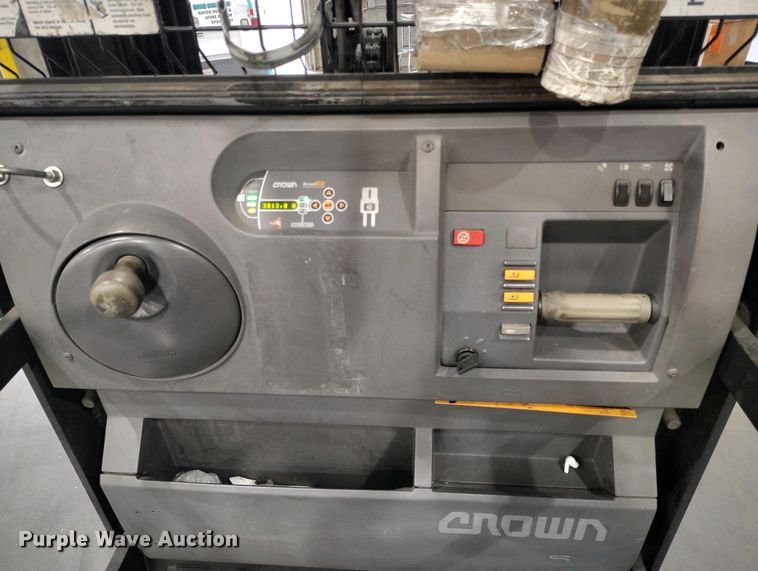 image for item IP9545 2015 Crown SP3520-30 order picker