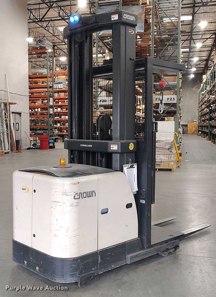 image for item IP9546 2017 Crown SP3520-30 order picker