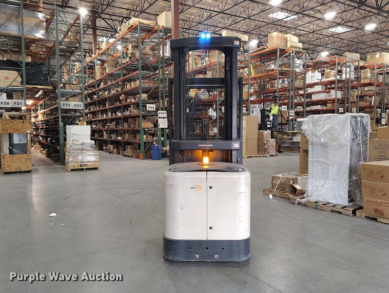 image for item IP9546 2017 Crown SP3520-30 order picker