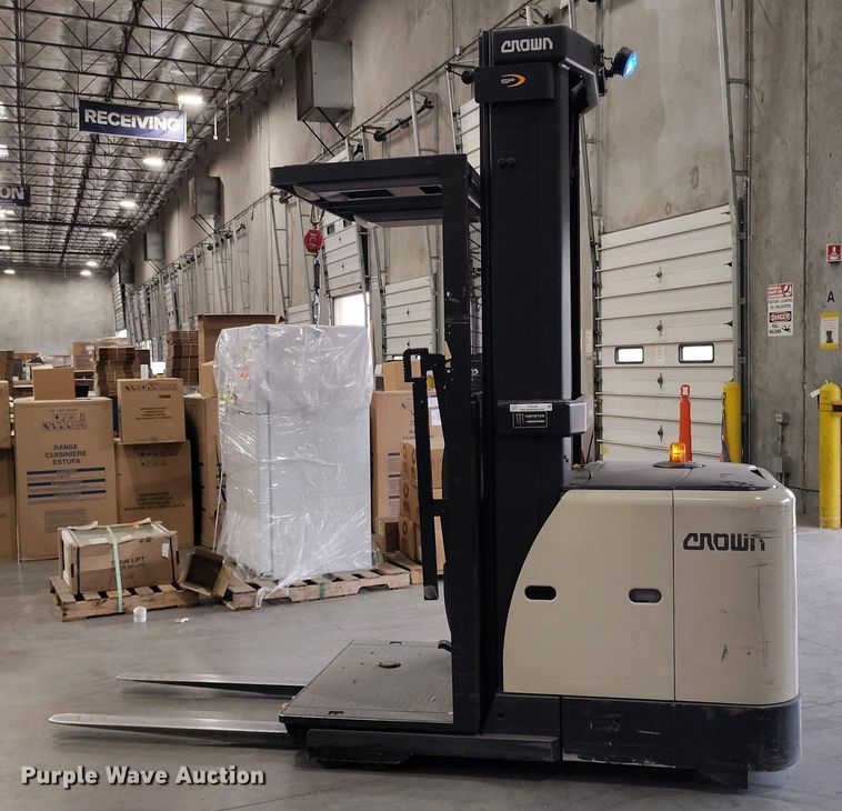 image for item IP9546 2017 Crown SP3520-30 order picker