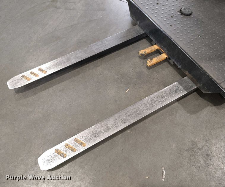 image for item IP9546 2017 Crown SP3520-30 order picker