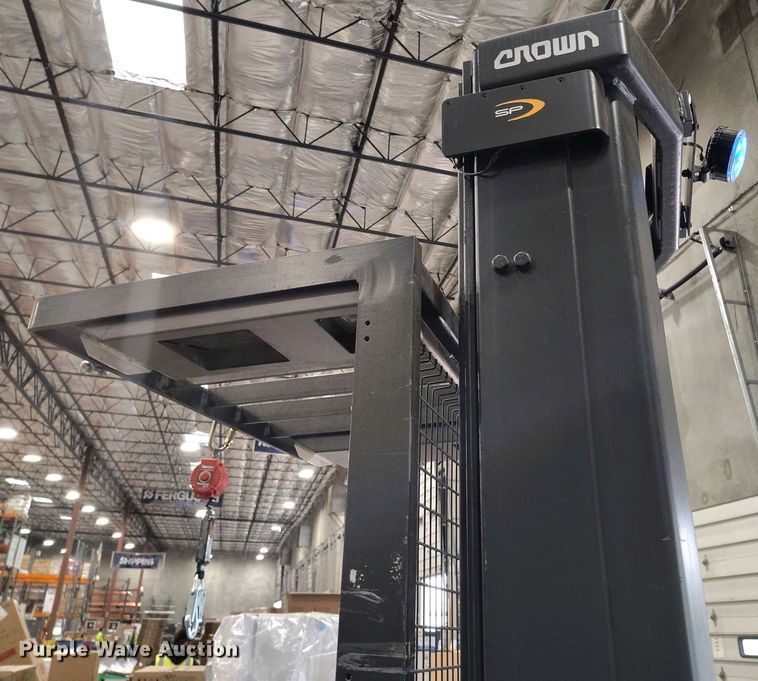 image for item IP9546 2017 Crown SP3520-30 order picker