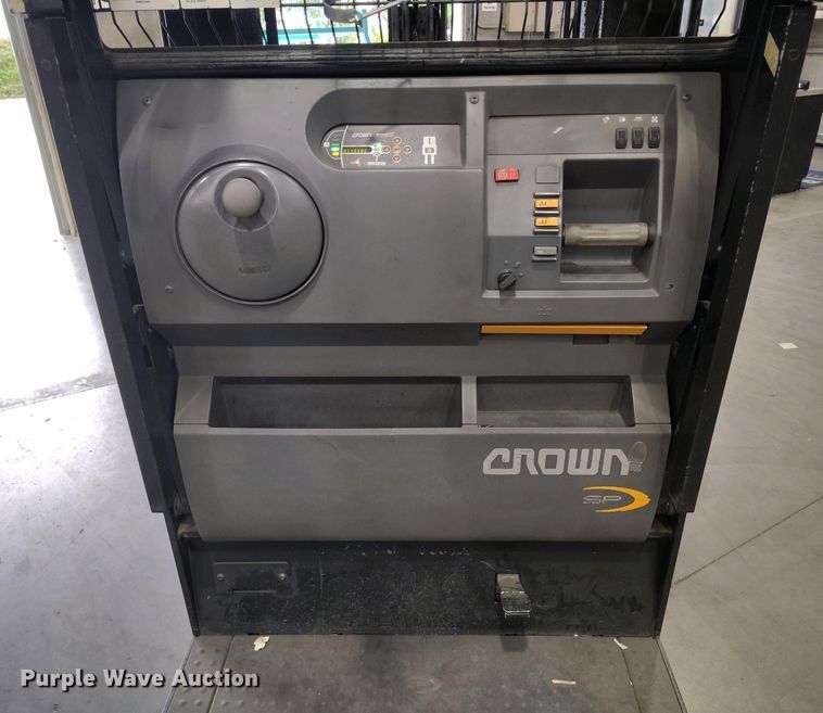 image for item IP9546 2017 Crown SP3520-30 order picker