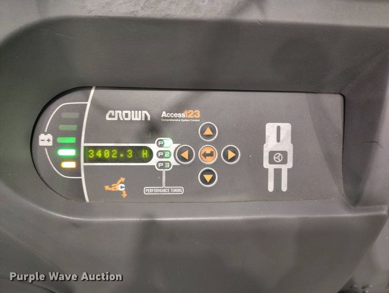 image for item IP9546 2017 Crown SP3520-30 order picker