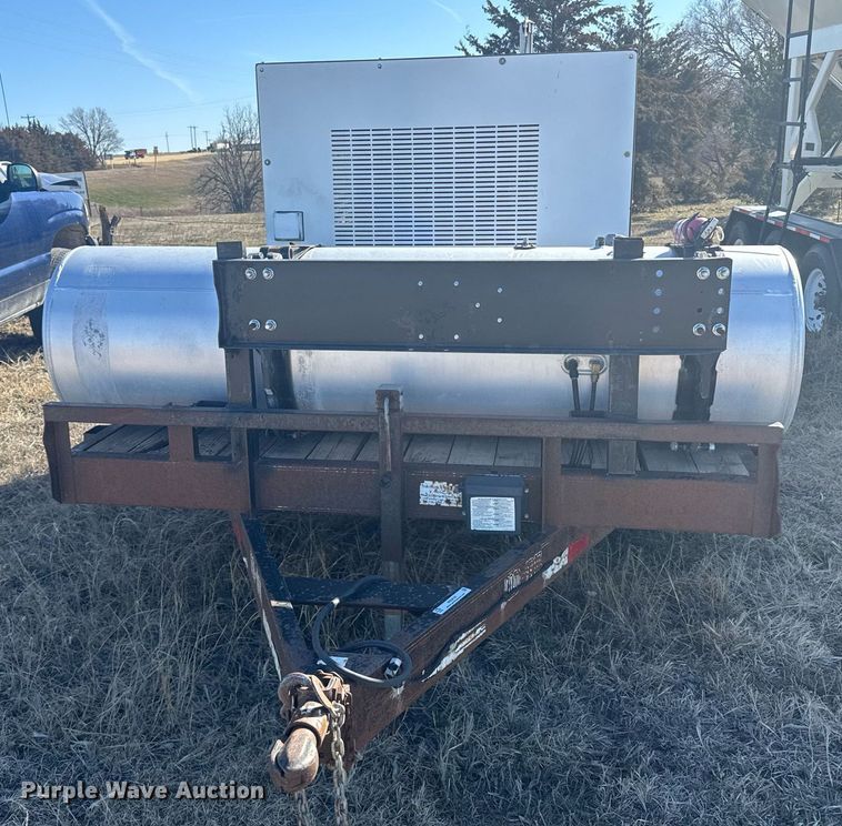 image for item NN9695 2021 Compressed Air Systems RS185 air compressor with 2003 Load Trail equipment trailer