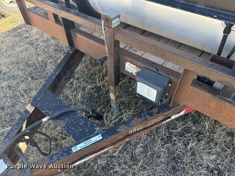 image for item NN9695 2021 Compressed Air Systems RS185 air compressor with 2003 Load Trail equipment trailer