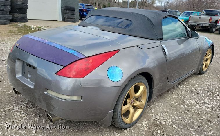 image for item NV9766 2007 Nissan 350Z convertible