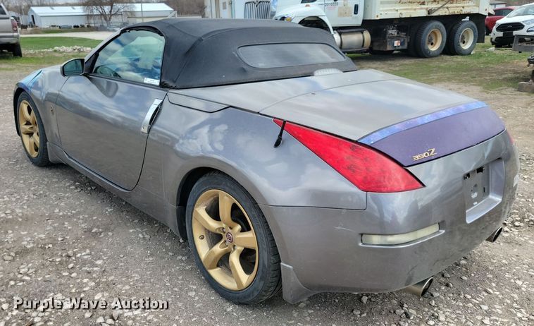 image for item NV9766 2007 Nissan 350Z convertible