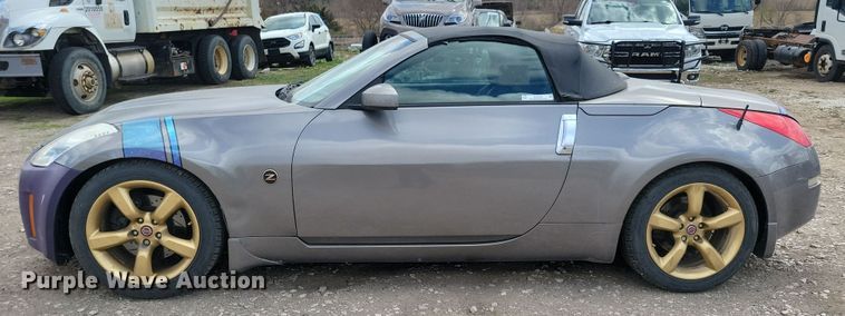 image for item NV9766 2007 Nissan 350Z convertible