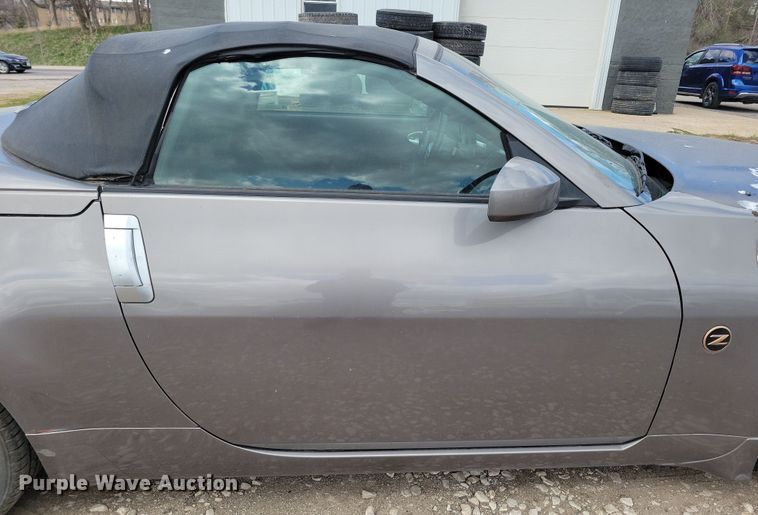 image for item NV9766 2007 Nissan 350Z convertible