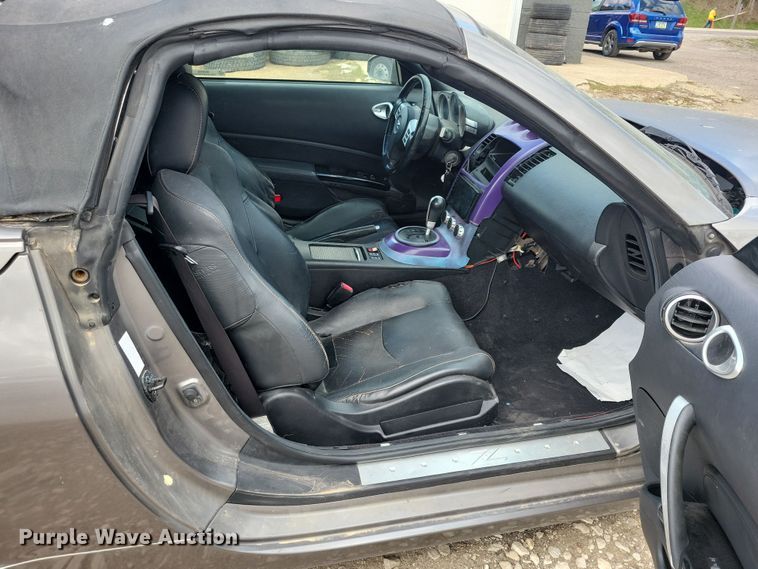 image for item NV9766 2007 Nissan 350Z convertible