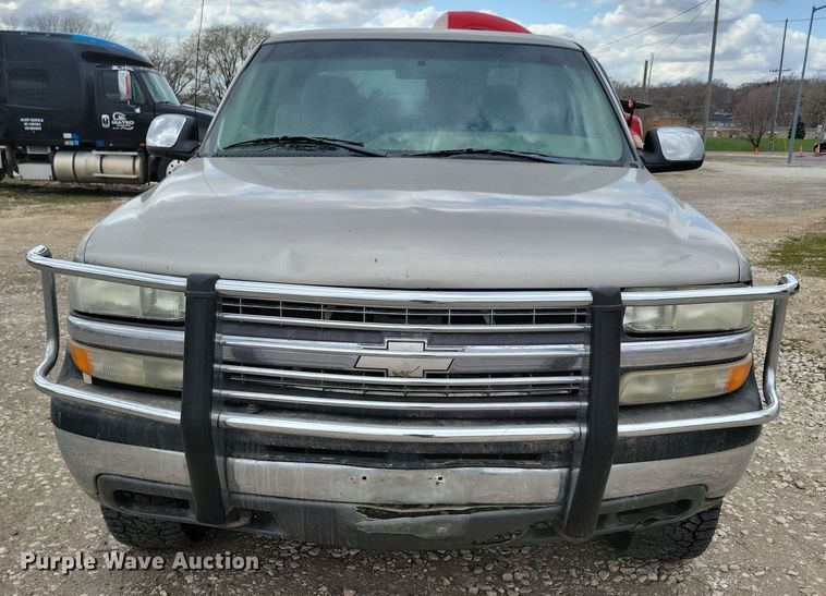 image for item NV9767 2002 Chevrolet Silverado 1500 Ext. Cab pickup truck