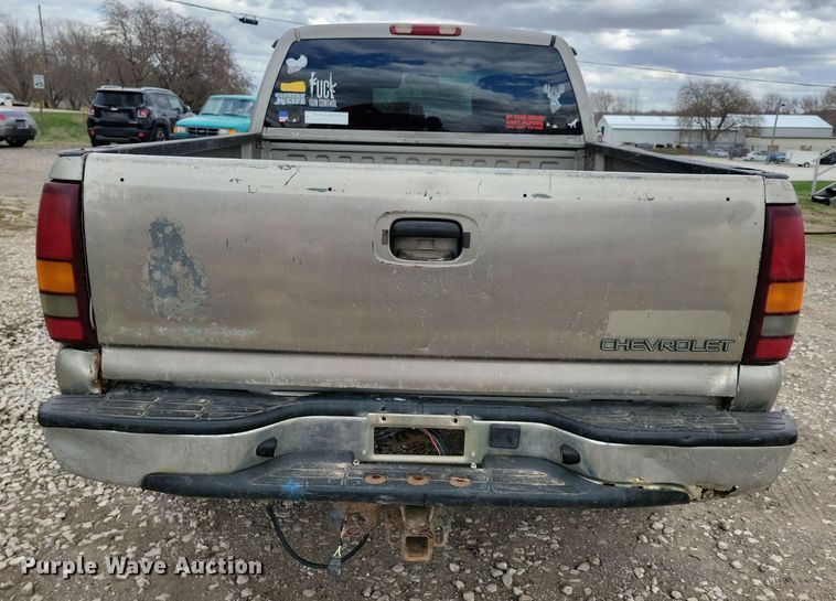 image for item NV9767 2002 Chevrolet Silverado 1500 Ext. Cab pickup truck