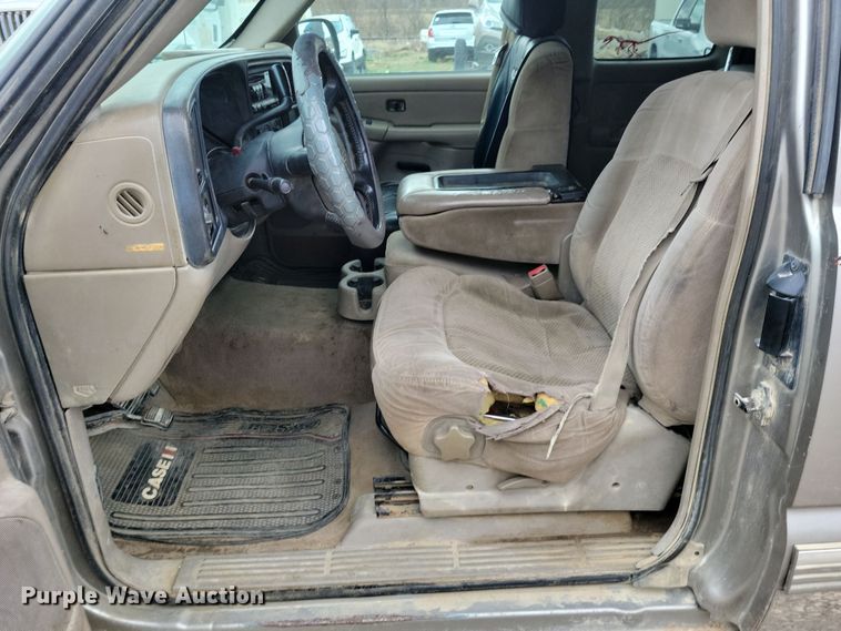 image for item NV9767 2002 Chevrolet Silverado 1500 Ext. Cab pickup truck