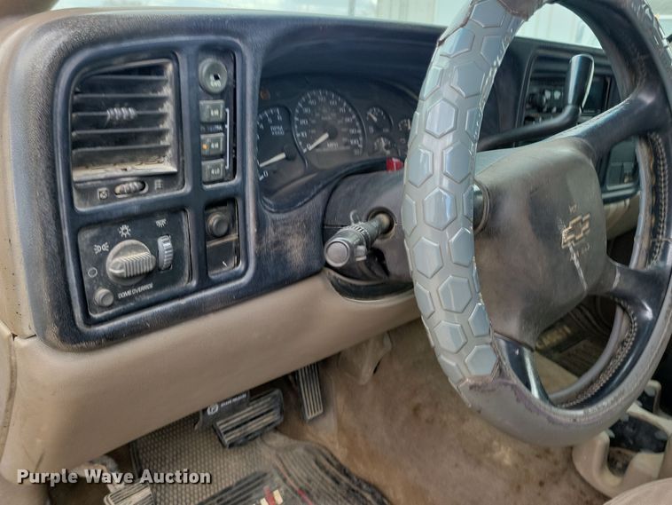 image for item NV9767 2002 Chevrolet Silverado 1500 Ext. Cab pickup truck