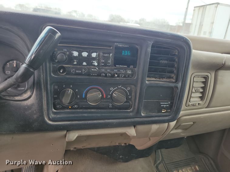 image for item NV9767 2002 Chevrolet Silverado 1500 Ext. Cab pickup truck