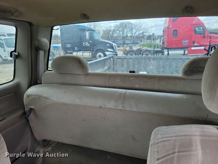 image for item NV9767 2002 Chevrolet Silverado 1500 Ext. Cab pickup truck