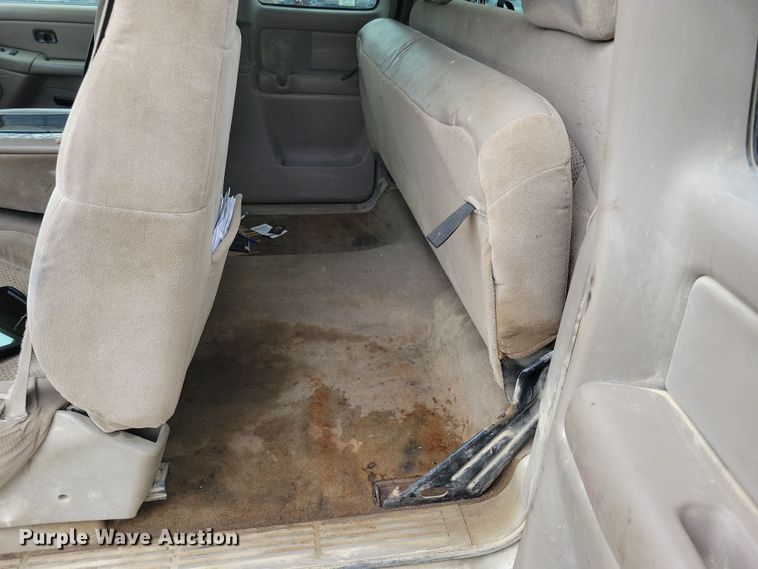 image for item NV9767 2002 Chevrolet Silverado 1500 Ext. Cab pickup truck