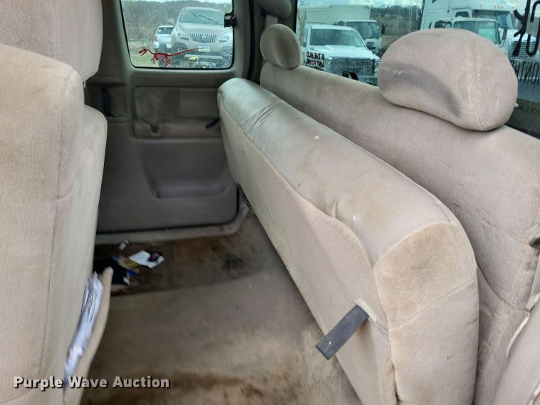 image for item NV9767 2002 Chevrolet Silverado 1500 Ext. Cab pickup truck