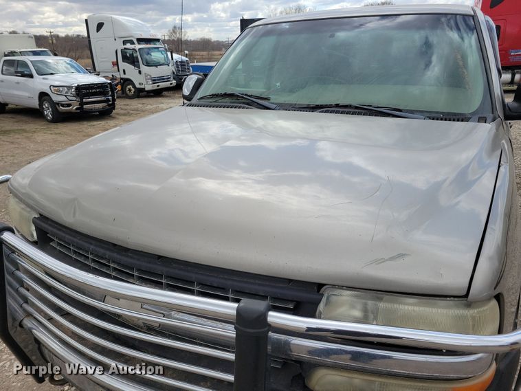 image for item NV9767 2002 Chevrolet Silverado 1500 Ext. Cab pickup truck