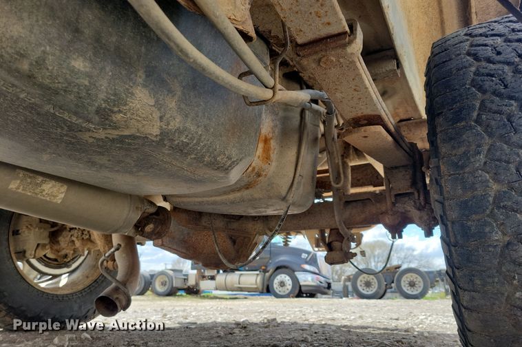 image for item NV9767 2002 Chevrolet Silverado 1500 Ext. Cab pickup truck