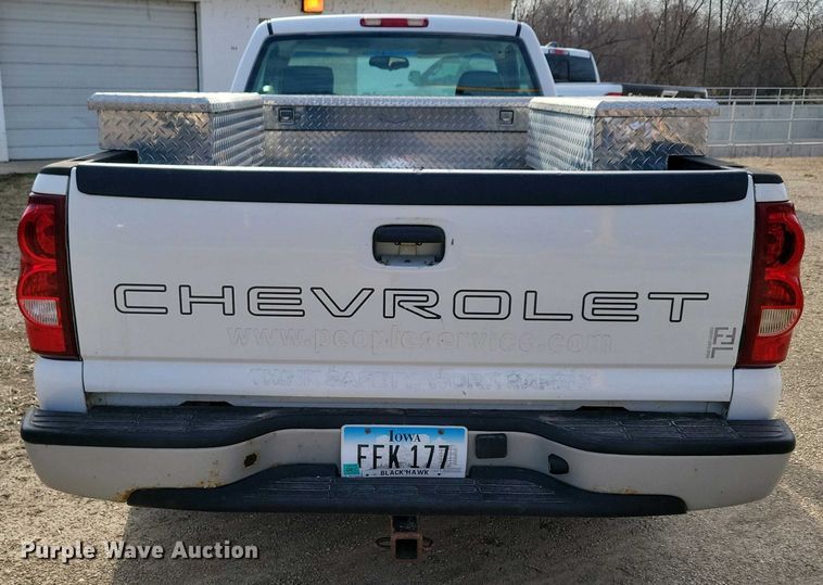 image for item NV9771 2003 Chevrolet Silverado 1500 pickup truck