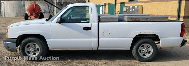 image for item NV9771 2003 Chevrolet Silverado 1500 pickup truck